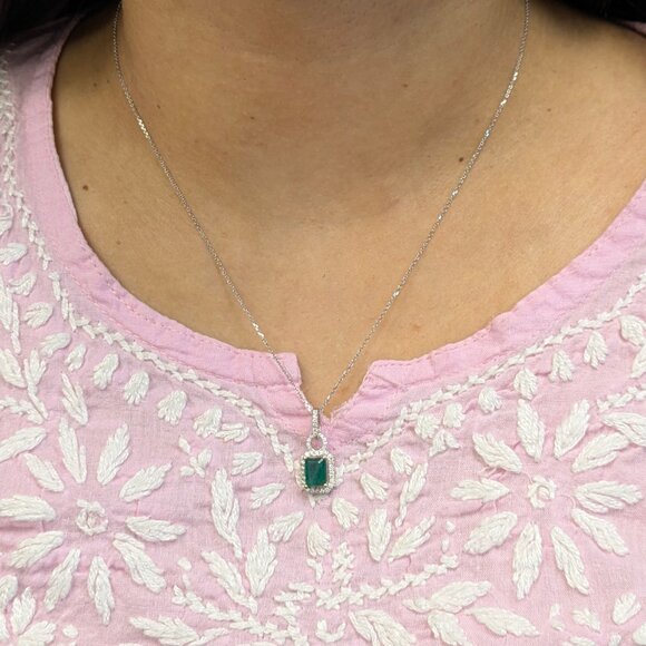 1.2cts Zambian Emerald Pendant in Solid 14K Gold with Natural Diamonds - Picture 3 of 8